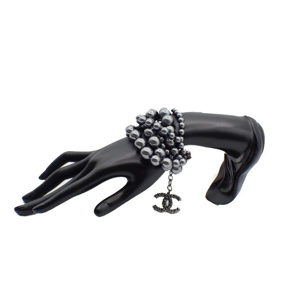 CHANEL CC Logo Charm Imitation Pearl Bracelet 14 C Silver Black France 72RF517 - Picture 1 of 12